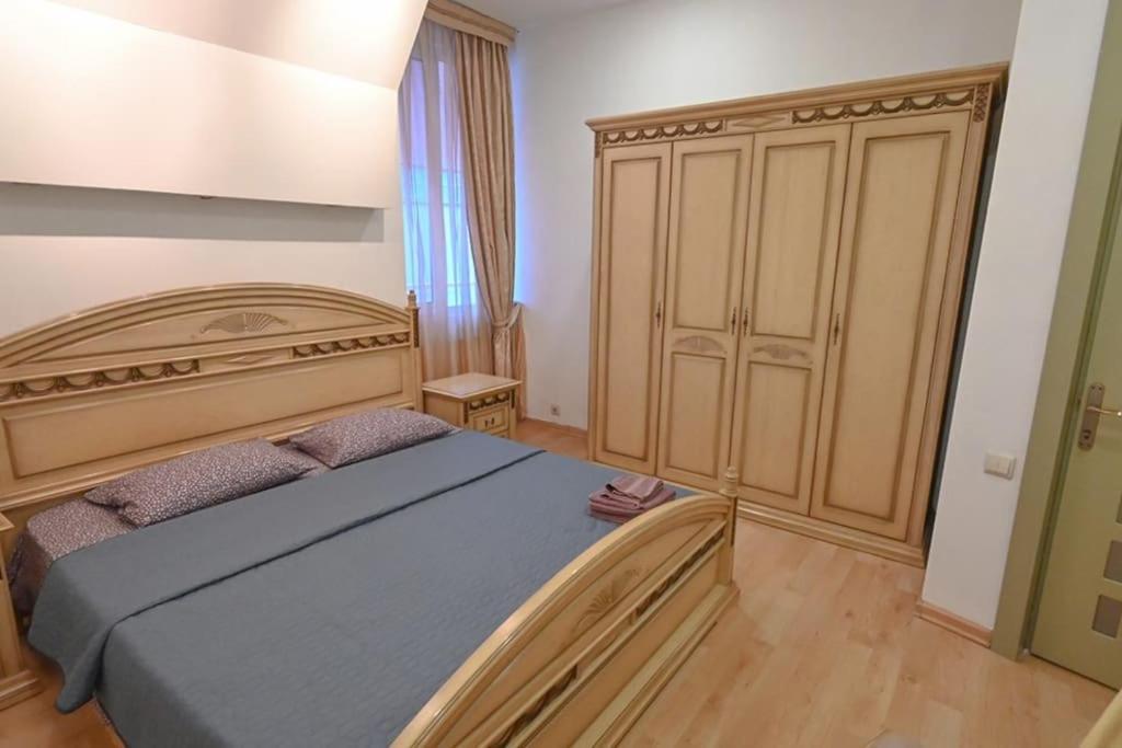 Classic Apt. On Liberty Square Tbilissi Extérieur photo